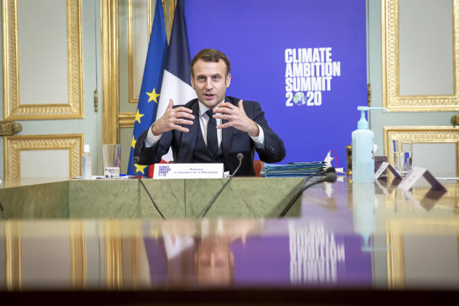 Emmanuel Macron lors de la visioconférence du sommet de l’ONU consacré au climat, le 12 décembre.