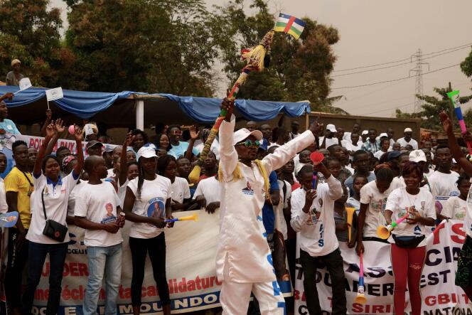 Des partisans du président sortant candidat à sa réélection, Faustin-Archange Touadera, à Bangui, le 12 décembre 2020.