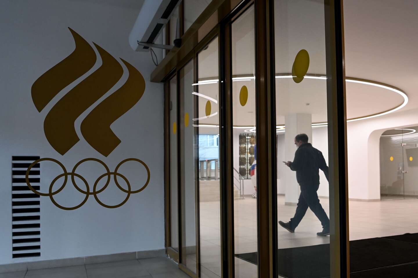 Photo of El Comité Olímpico Internacional da un paso más hacia la reintegración de atletas rusos y bielorrusos