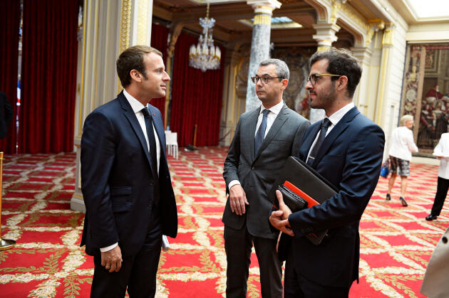 Emmanuel Macron et Alexis Kohler en compagnie du conseiller spécial du président Ismaël Emelien (depuis démissionnaire), le 28 août 2017.