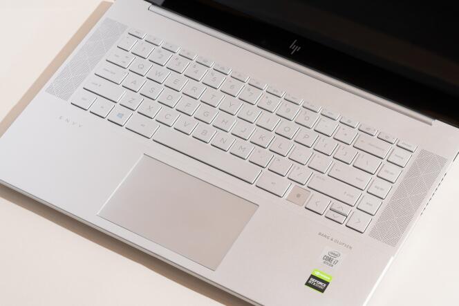 Le clavier de l’Envy 15t est moins confortable que celui du XPS 15 9500 ou du ThinkPad X1 Extreme Gen 3, mais il est fonctionnel.