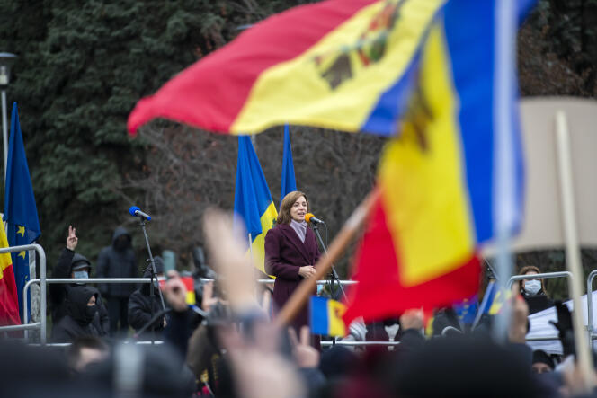 La présidente moldave Maia Sandu lors d’une manifestation à Chisinau, le 6 décembre 2020. Les manifestants protestent contre l’initiative d’une loi sur le transfert de contrôle du SIS ( Service d’information et de sécurité) au parlement.