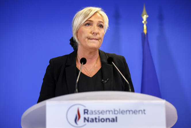 Marine Le Pen lors d’une conférence de presse trois jours après le meurtre de Samuel Paty, au siège du RN à Nanterre (Hauts-de-Seine), le 19 octobre.