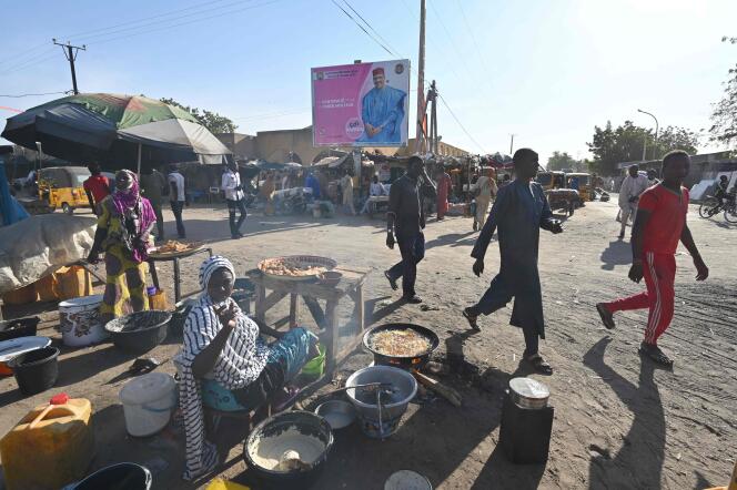 Affiche électorale au marché de Diffa, dans le sud-est du Niger, près de la frontière avec le Nigeria, le 27 décembre.