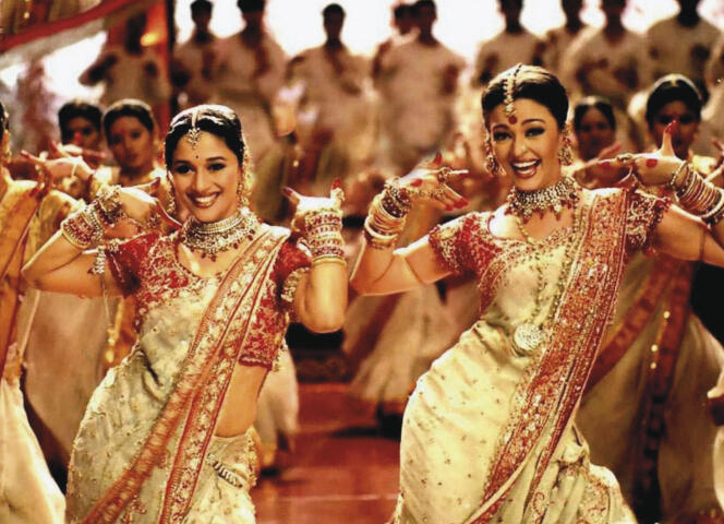 Les actrices Madhuri Dixit et Aishwarya Rai dans le film « Devdas » (2002) du réalisateur Sanjay Leela Bhansali.