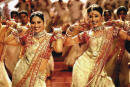 Prod DB © Mega Bollywood / DR
DEVDAS de Sanjay Leela Bhansali 2002 IND
avec Madhuri Dixit et Aishawarya Rai
bollywood, danse indienne
d'apres le roman Sratchandra Chatterjee