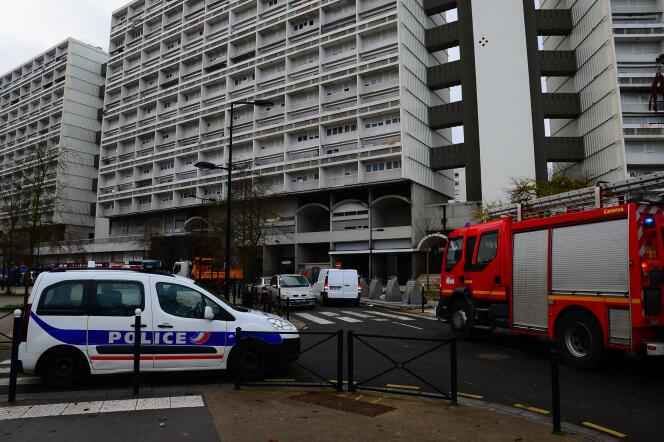 Les pompiers et la police sont intervenus à plusieurs reprises, dans la nuit de la Saint-Sylvestre, dans le quartier des Aubiers, à Bordeaux, en janvier 2021.