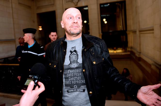 L’essayiste d’extrême droite Alain Soral devant le tribunal à Paris, en mars 2015.