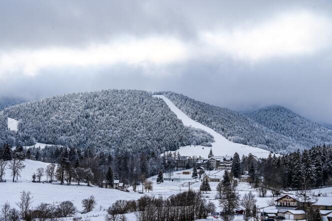 Piste de ski vide à Lans-en-Vercors (Isère), le 5 janvier 2021.