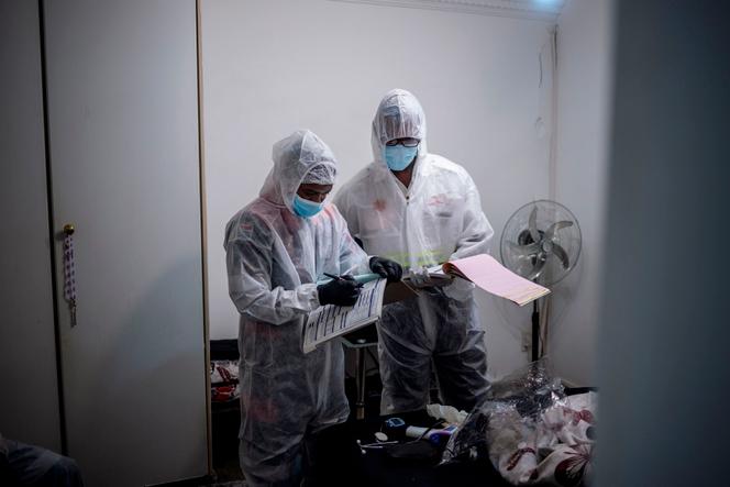 Des médecins, à Johannesburg (Afrique du Sud), le 4 janvier.