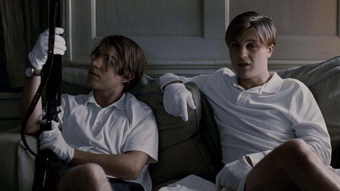 Brady Corbet et Michael Pitt, dans « Funny Games », de Michael Haneke.