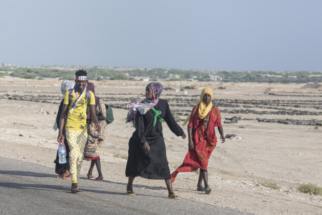 Des migrants africains dans le sud du Yémen, entre Ataq et la côte sud, le 13 novembre 2020.
