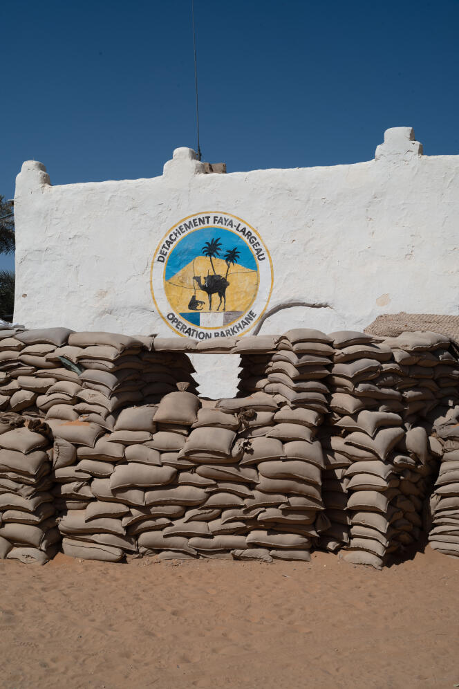 Détachement militaire francais au Tchad, lieu de passage de la colonne Leclerc lors de la seconde guerre mondiale. Le 1er janvier à Faya-Largeau.