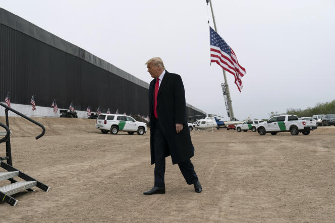 Le président Donald Trump, à la frontière mexicaine, à Alamo (Texas), le 12 janvier.