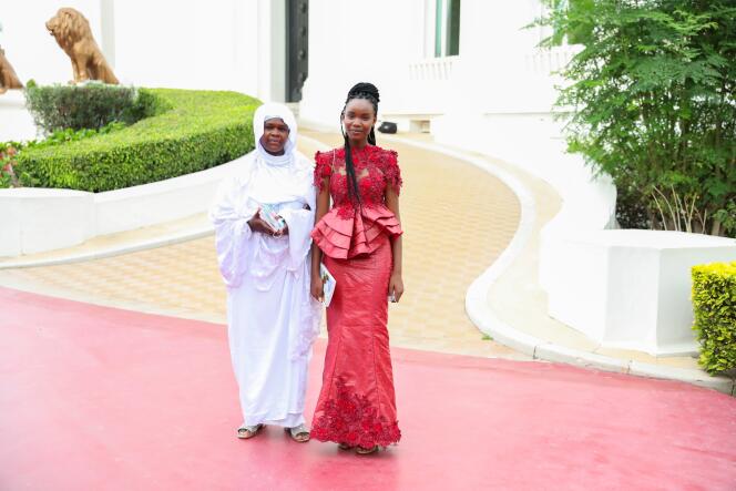 Diary Sow et sa mère au palais présidentiel de Dakar, le 7 août 2020.