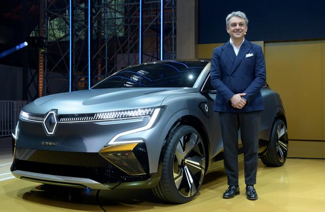 Luca de Meo, Managing Director Renault, saat presentasi Megane eVision, di Meudon (Hauts-de-Seine), pada Oktober 2020.