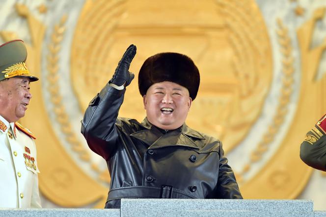 Kim Jong-un dijo que Corea del Norte había completado los planes para un submarino nuclear.