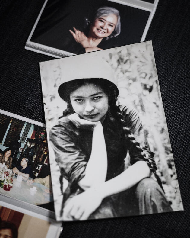 Photo de Tran To Nga pendant ses années de lutte au Vietnam, un casque de « GI »  sur la tête.