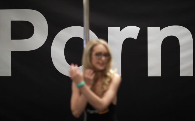 Sur le stand de Pornhub, lors d’une convention à Las Vegas (Nevada), en 2018.