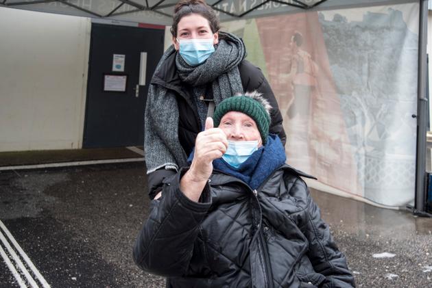 Vaccination Des Plus De 75 Ans Contre Le Covid 19 Au Gymnase Resal De Besancon Un Vaccinodrome A Taille Humaine
