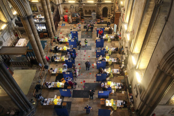 Un centre de vaccination contre le Covid-19 installé dans la cathédrale de Salisbury, au Royaume-Uni, le 16 janvier.
