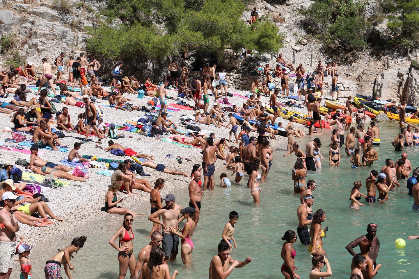 Toujours plus fréquenté, le parc national des Calanques veut décourager les visiteurs