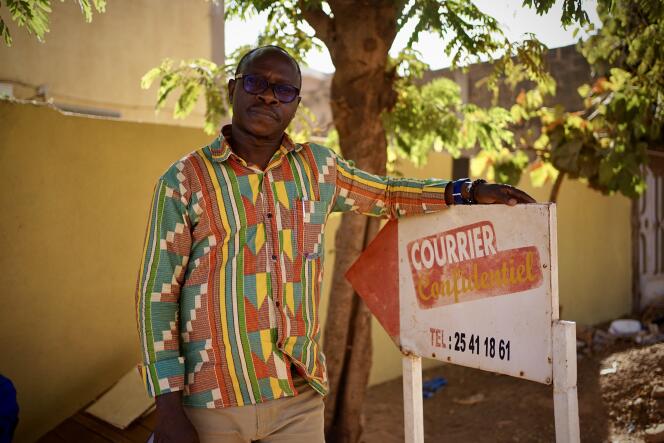 Yacouba Ladji Bama, rédacteur en chef du journal d’investigation « Courrier Confidentiel », le 14 janvier, à Ouagadougou.