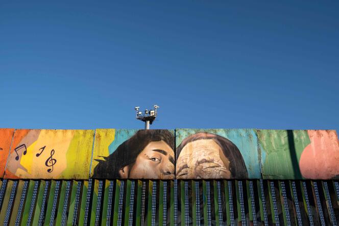 Peinture à la frontière entre les Etats-Unis et  le Mexique, en Basse Californie, au  Mexique. Le président élu Joe Biden s’est engagé a stopper la construction du mur construit durant l’administration Trump. Le 16 janvier 2021.
