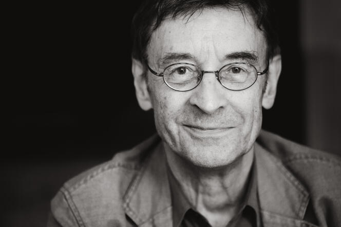 Louis Dandrel, compositeur et journaliste musical, en juin 2011 à Paris.
