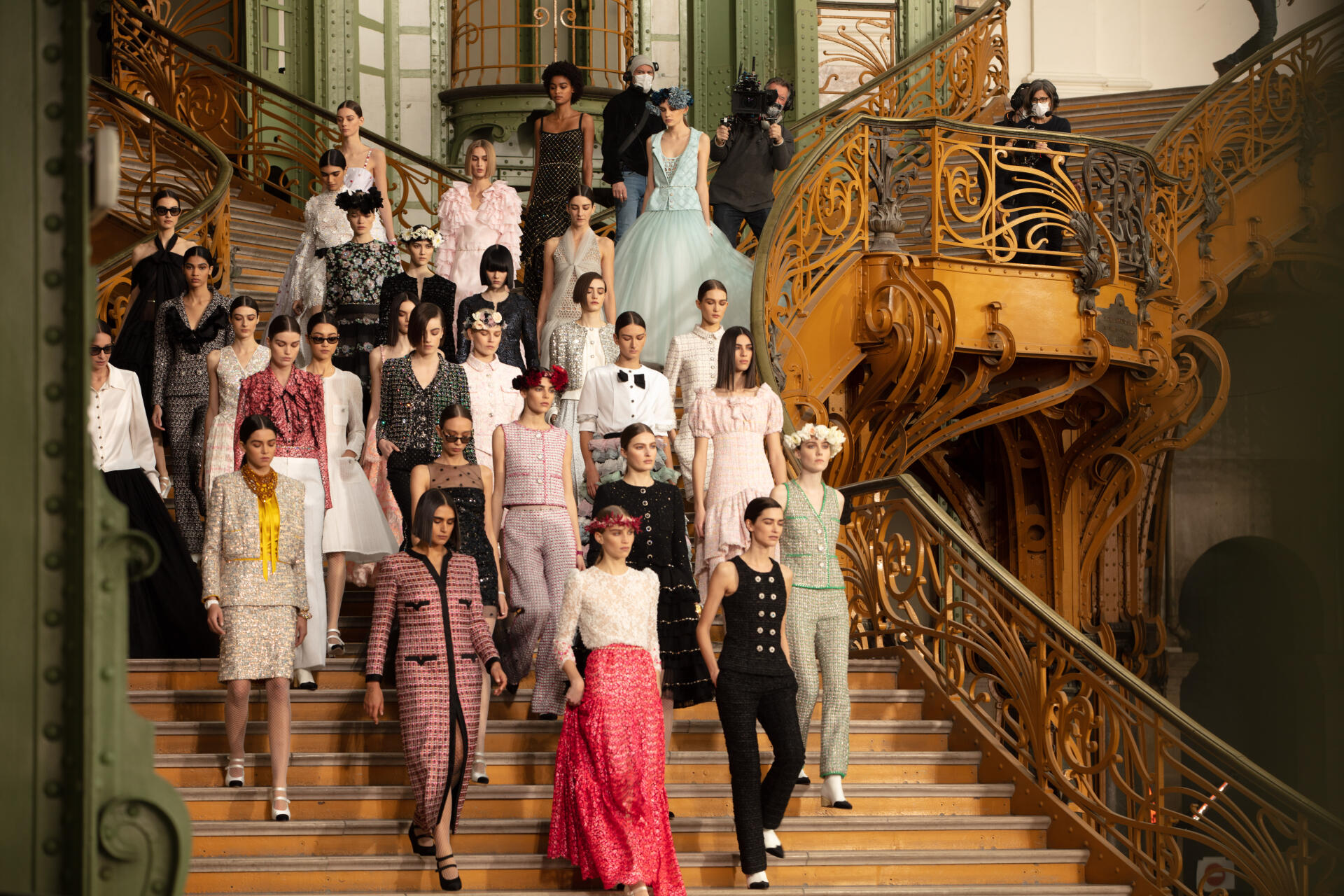 Les coulisses du tournage du défilé Chanel haute couture, printemps-été 2021.