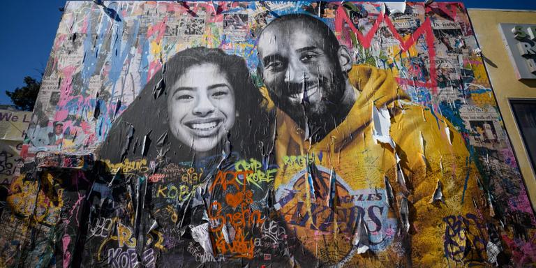 Des Dizaines De Fans De Basket Celebrent Kobe Bryant A Los Angeles Un An Apres Sa Mort Des Dizaines De Fans De Basket Celebrent Kobe Bryant A Los Angeles Un An Apres Sa Mort