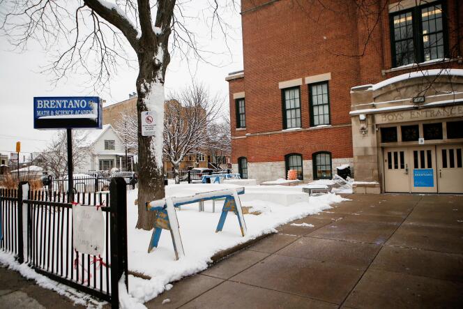 Une école fermée, dans le quartier de Logan Square, à Chicago (Illinois), le 27 janvier.