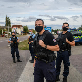 Des gendarmes de la brigade de Migennes durant un contrôle routier. Migennes. Yonne. Région Bourgogne-Franche-Comté.