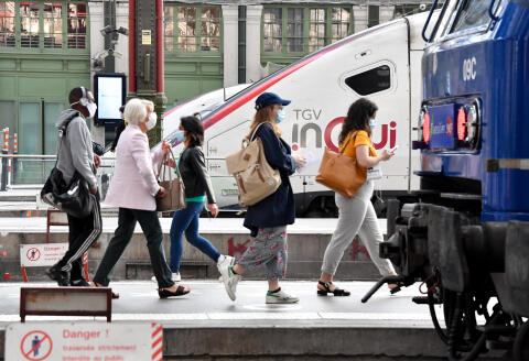 SNCF Gare de Lyon train station in Paris, France on July 17, 2020 during major departures from people on vacations in the context of Covid-19 Pandemic. (Photo by Lionel Urman/Sipa USA)
No Use UK. No Use Germany.