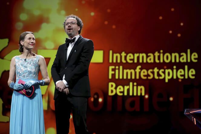 Les codirecteurs de la Berlinale, Mariette Rissenbeek et Carlo Chatrian, le 29 février 2020, lors de la cérémonie de remise des prix du festival à Berlin.