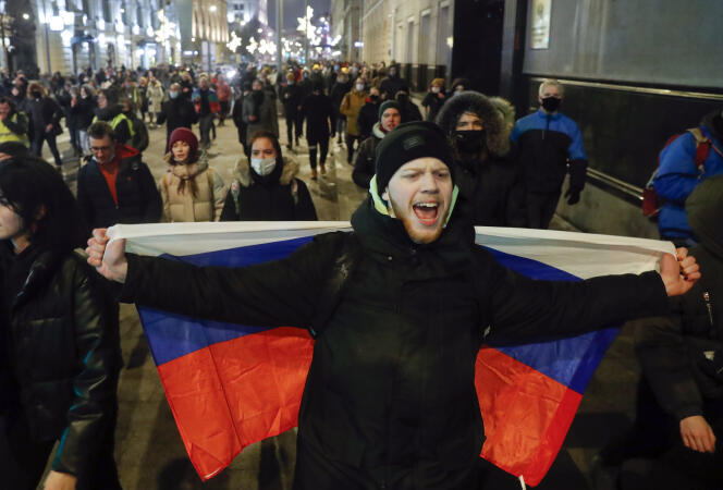 Des manifestants participent à un rassemblement en soutien à Alexeï Navalny, condamné à trois ans et demi de prison ferme à Moscou, le 2 février 2021.