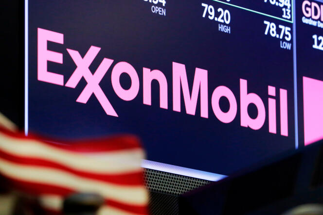 Le logo d’ExxonMobil à la Bourse de New York, le 23 avril 2018.