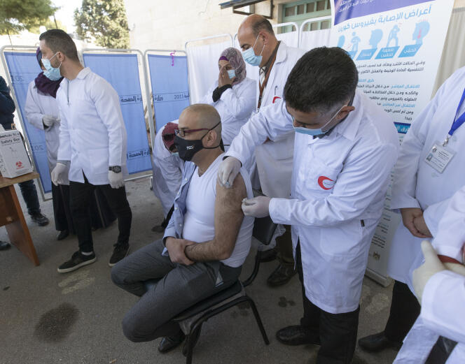 Une vaccination, à Bethléem, en Cisjordanie, le 3 février 2021.
