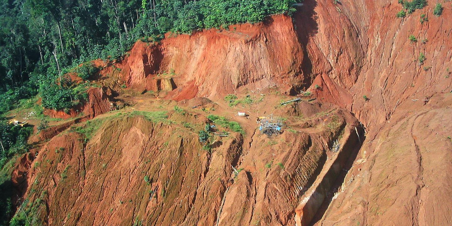 L’Etat réaffirme son opposition au projet minier « Montagne d’or », en Guyane