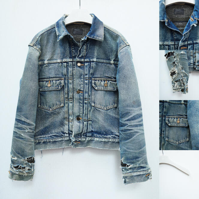 Veste en jean avec doublure imprimée, Saint Laurent par Anthony Vaccarello, 990 €.