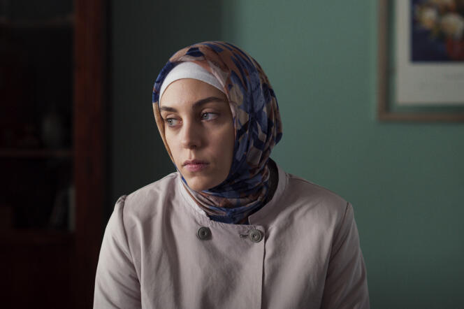 Meryem (Oyku Karayel) dans la série « Bir Baskadir ».