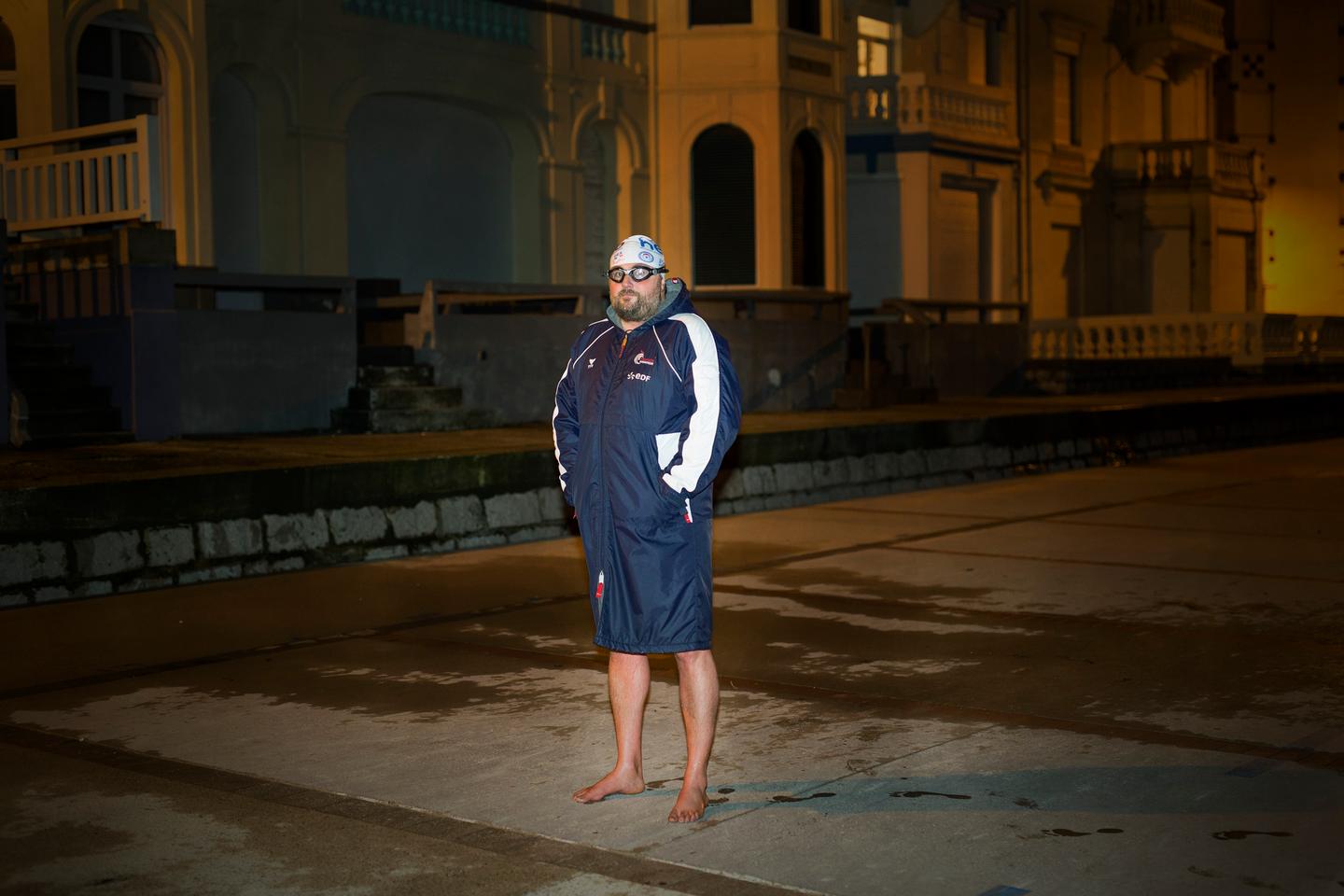 Stève Stievenart, nageur de l’extrême, premier homme à compléter la « triple couronne du bout du monde » après sa traversée du Rio de la Plata