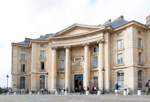 Centre Panthéon - université de droit - facade place du Panthéon