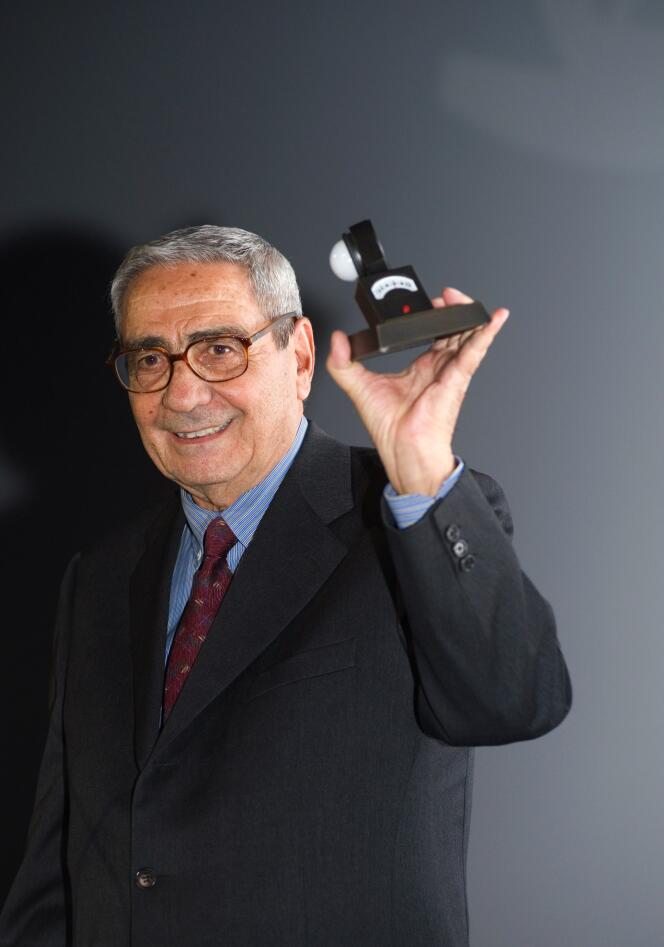 Giuseppe Rotunno reçoit le prix d’honneur Imago 2008, le 28 septembre 2008, lors du gala eDIT au cinéma CineStar Metropolis, à Francfort, en Allemagne.