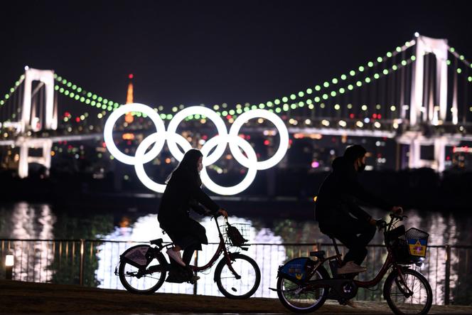 Les anneaux olympiques sur le front de mer d’Odaiba à Tokyo le 6 février 2021.