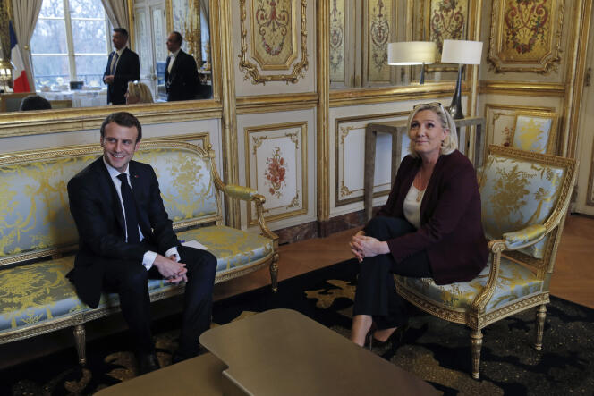 Emmanuel Macron face à Marine Le Pen en 2022, en février 2019 à l’Elysée.