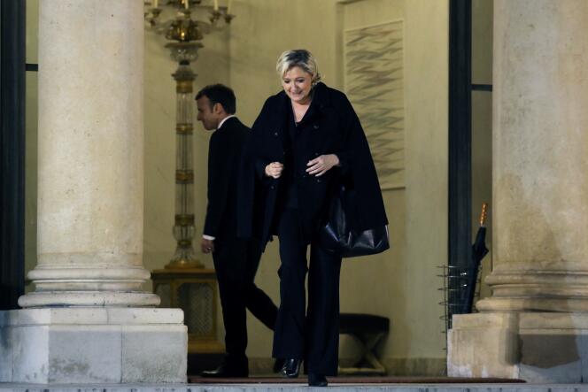 Marine Le Pen et Emmanuel Macron après leur réunion au palais de l’Elysée à Paris, en novembre 2017.