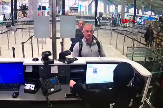 L’ancien membre des forces spéciales américaines, Michael Taylor, et le Libanais George-Antoine Zayek, à l’aéroport d’Istanbul, le 30 décembre 2019.