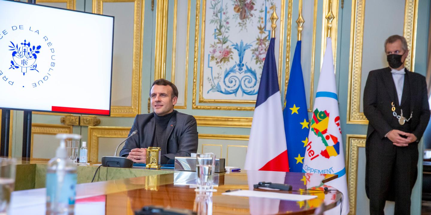 « Si Emmanuel Macron était un ordinateur, il en serait le ...