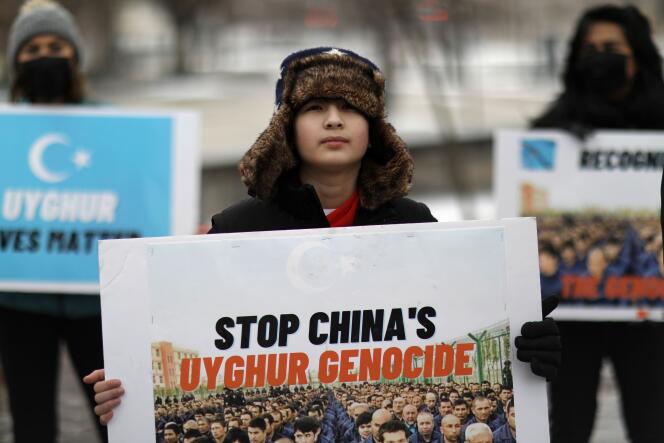 Lors d’une manifestation de soutien aux Ouïgours, afin d’encourager la qualification de « génocide » par la communauté internationale, le 19 février 2021 devant l’ambassade du Canada à Washington.